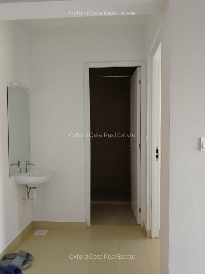 Serviced 2 Bed Apartment with En Suite at Kirawa Road - 15