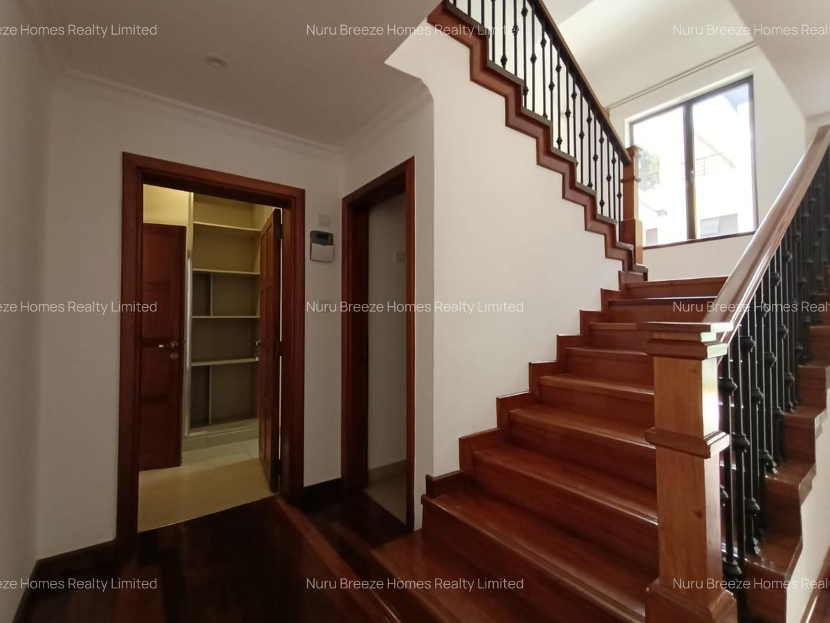 4 Bed Townhouse with En Suite in Lavington - 8