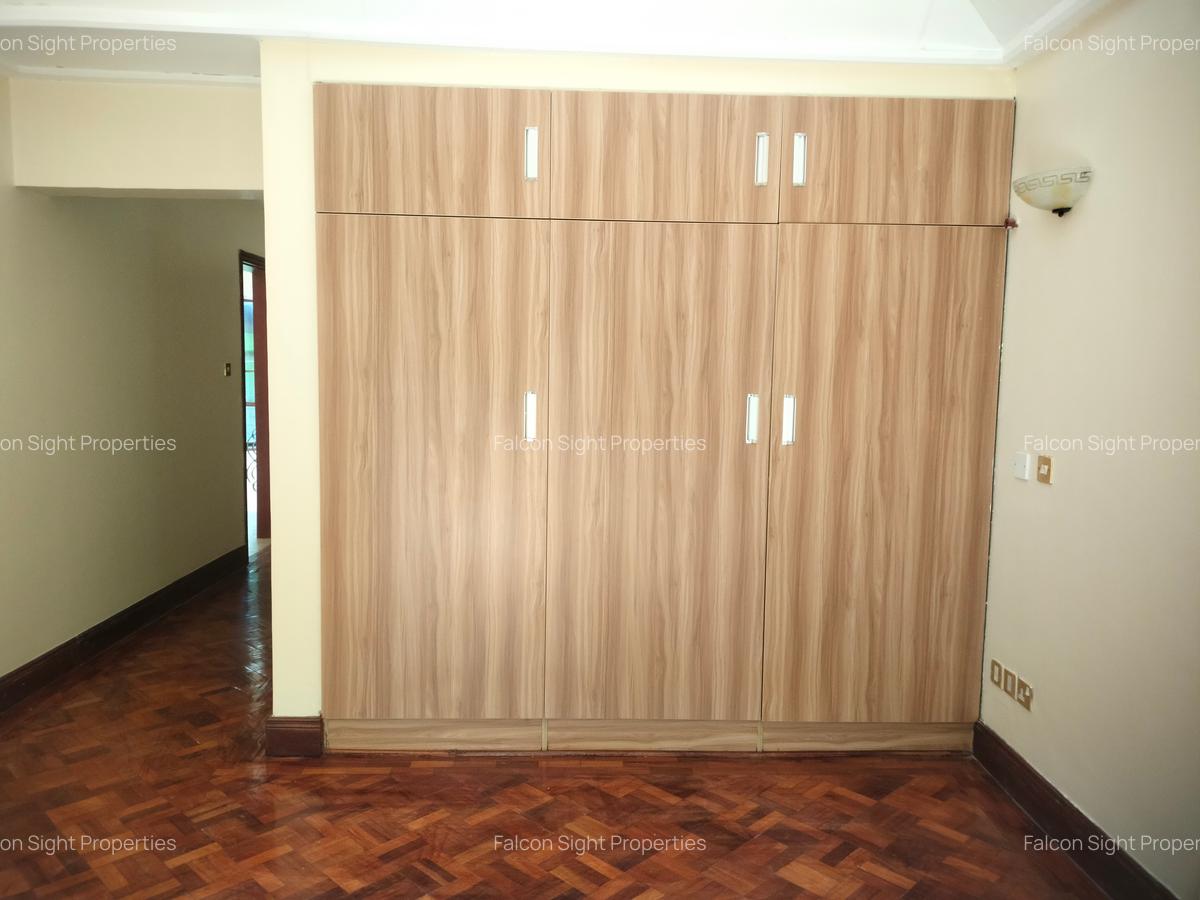 5 Bed Townhouse with En Suite at Few Minutes Drive To Gigiri - 16