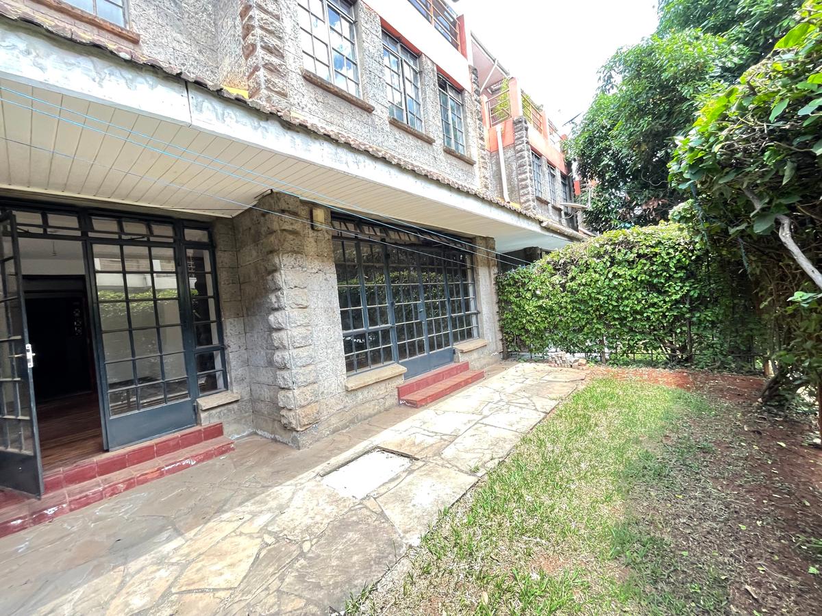 4 Bed Apartment with En Suite in Lavington - 2