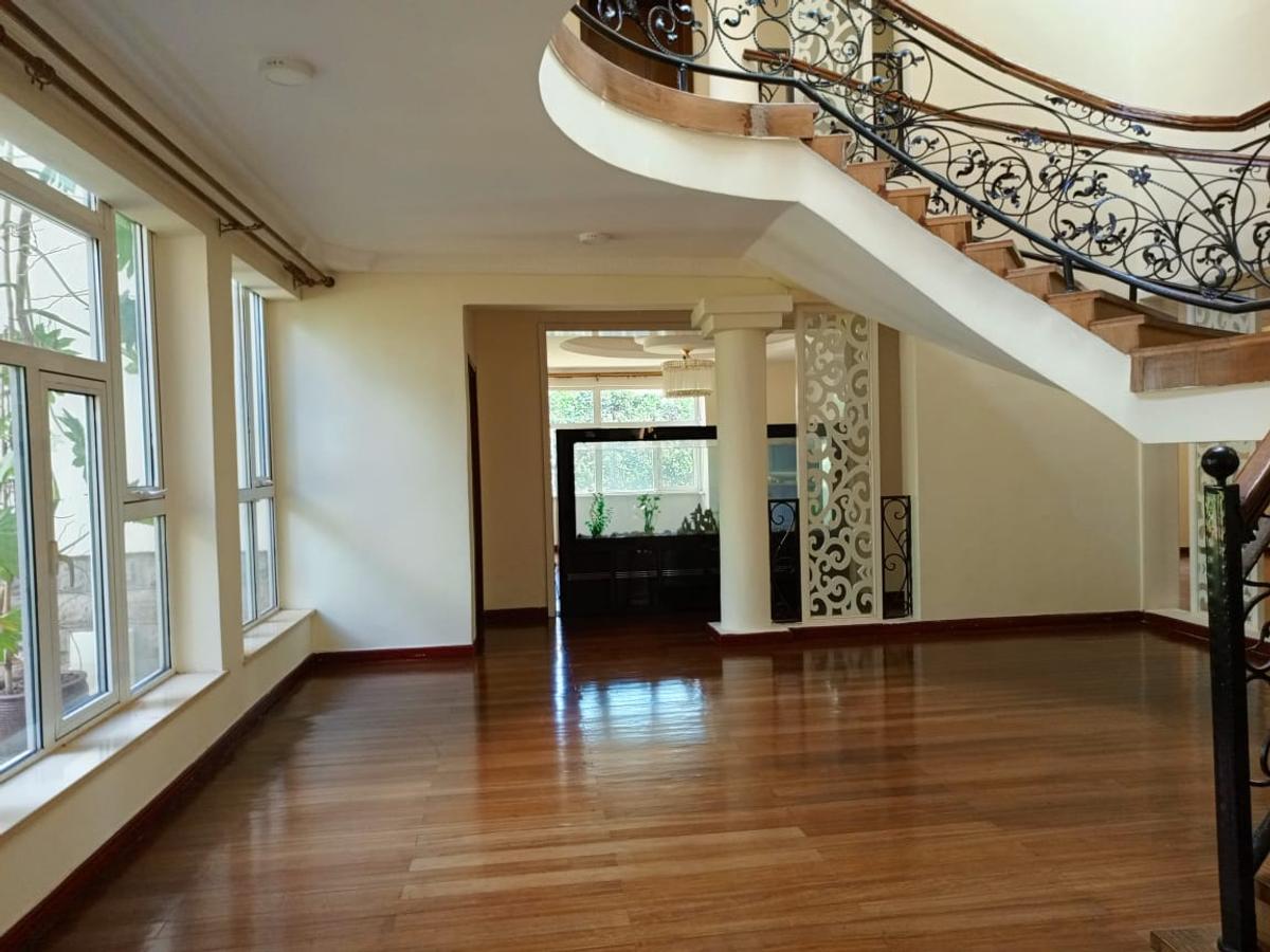 5 Bed House with En Suite in Runda - 19