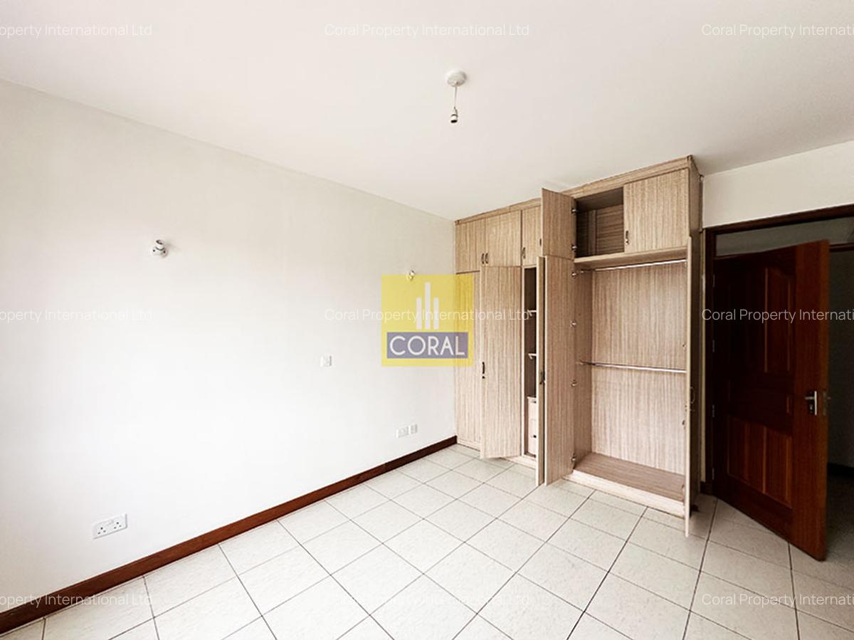 4 Bed Apartment in Parklands - 11