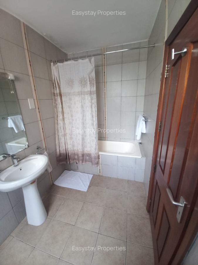 Serviced 1 Bed Apartment with En Suite at School Lane - 6