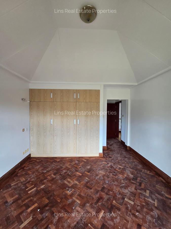 5 Bed Townhouse with En Suite in Runda - 4