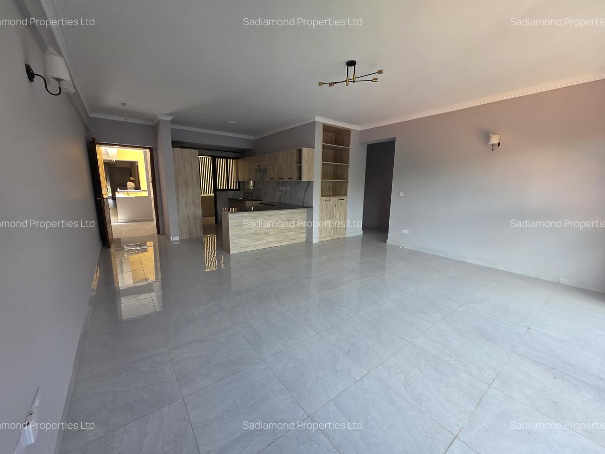 2 Bed Apartment with En Suite in Brookside - 5