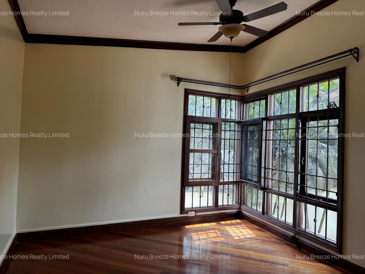 3 Bed Townhouse with En Suite in Hill View - 11