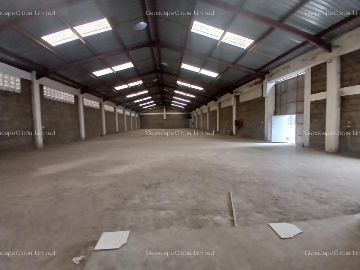 10,500 ft² Warehouse with Parking in Industrial Area - 6
