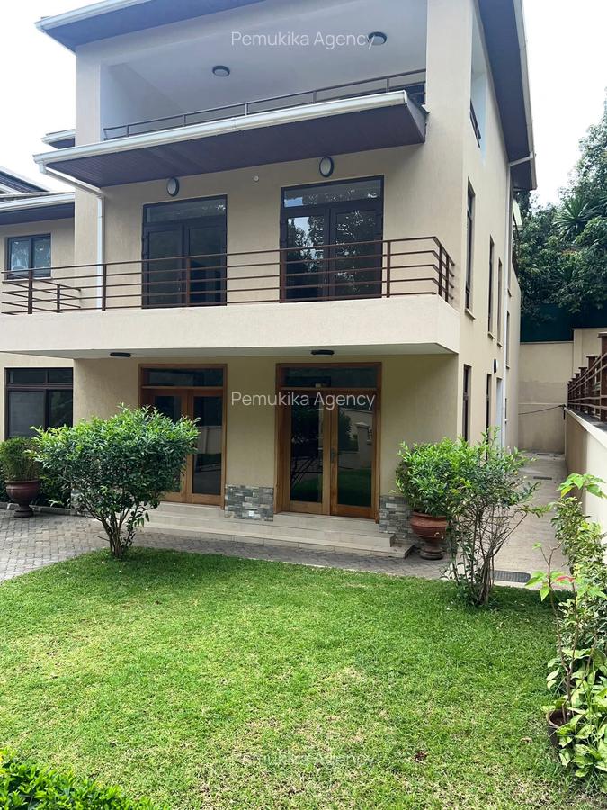 5 Bed Townhouse with En Suite in Lavington - 1