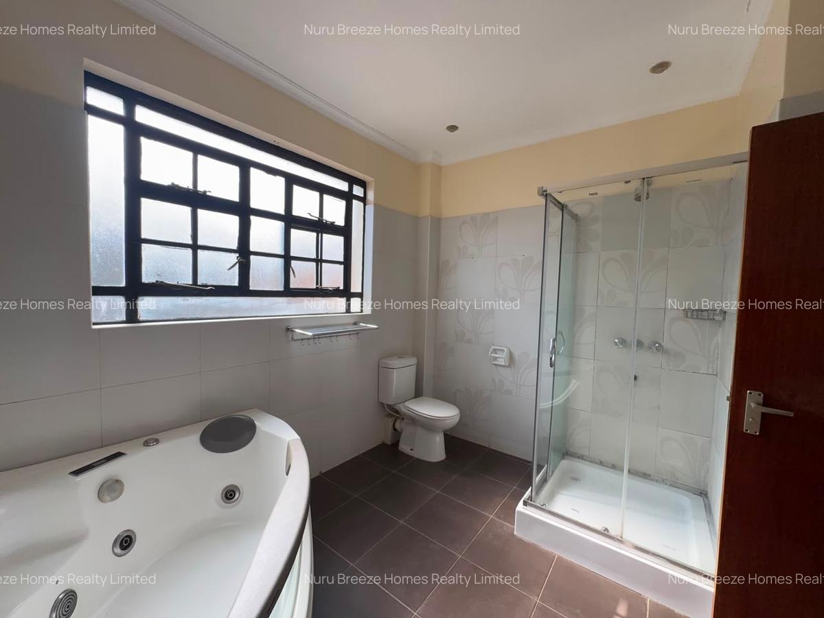 4 Bed Townhouse with En Suite in Lavington - 18