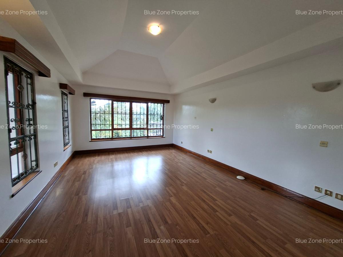 5 Bed Villa with En Suite at Off Ruaka Rd - 14