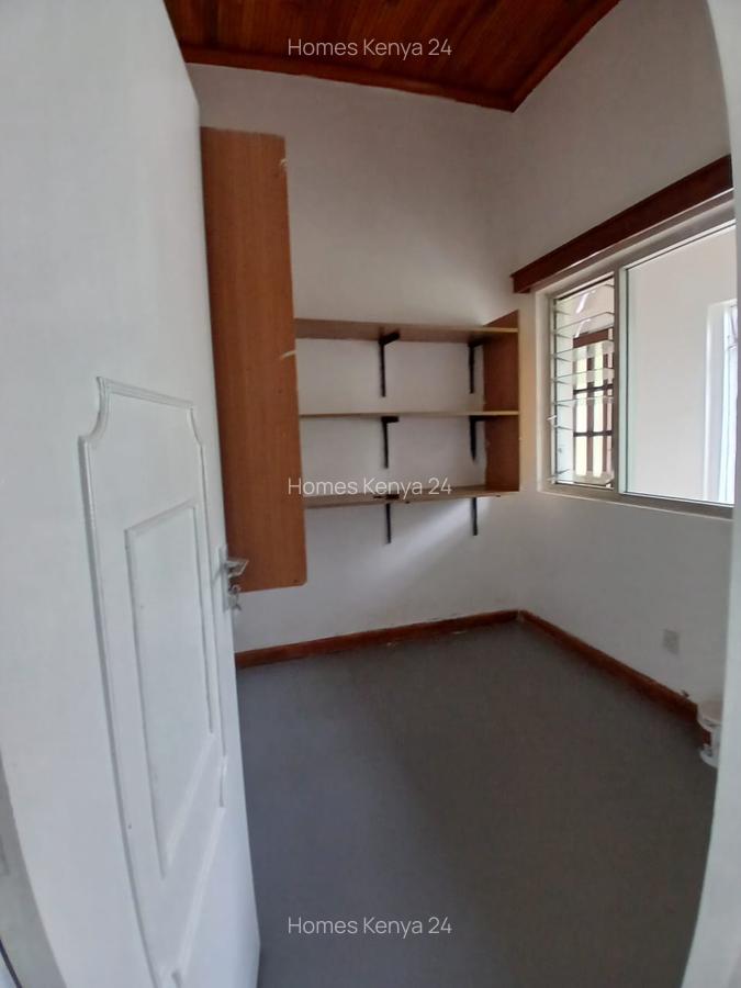 4 Bed House in Kiambu Road - 12