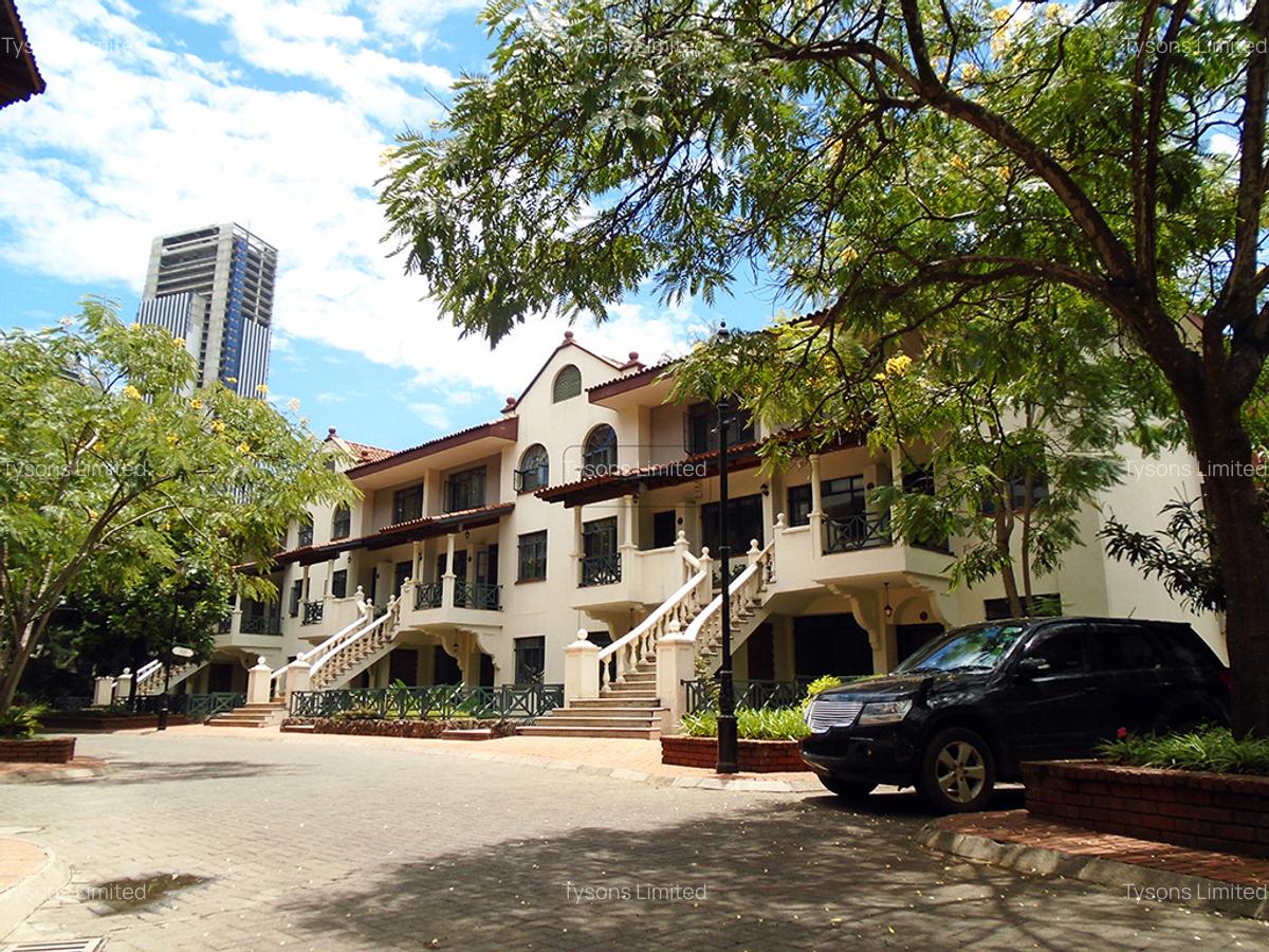 4 Bed Apartment with En Suite in Westlands Area - 10