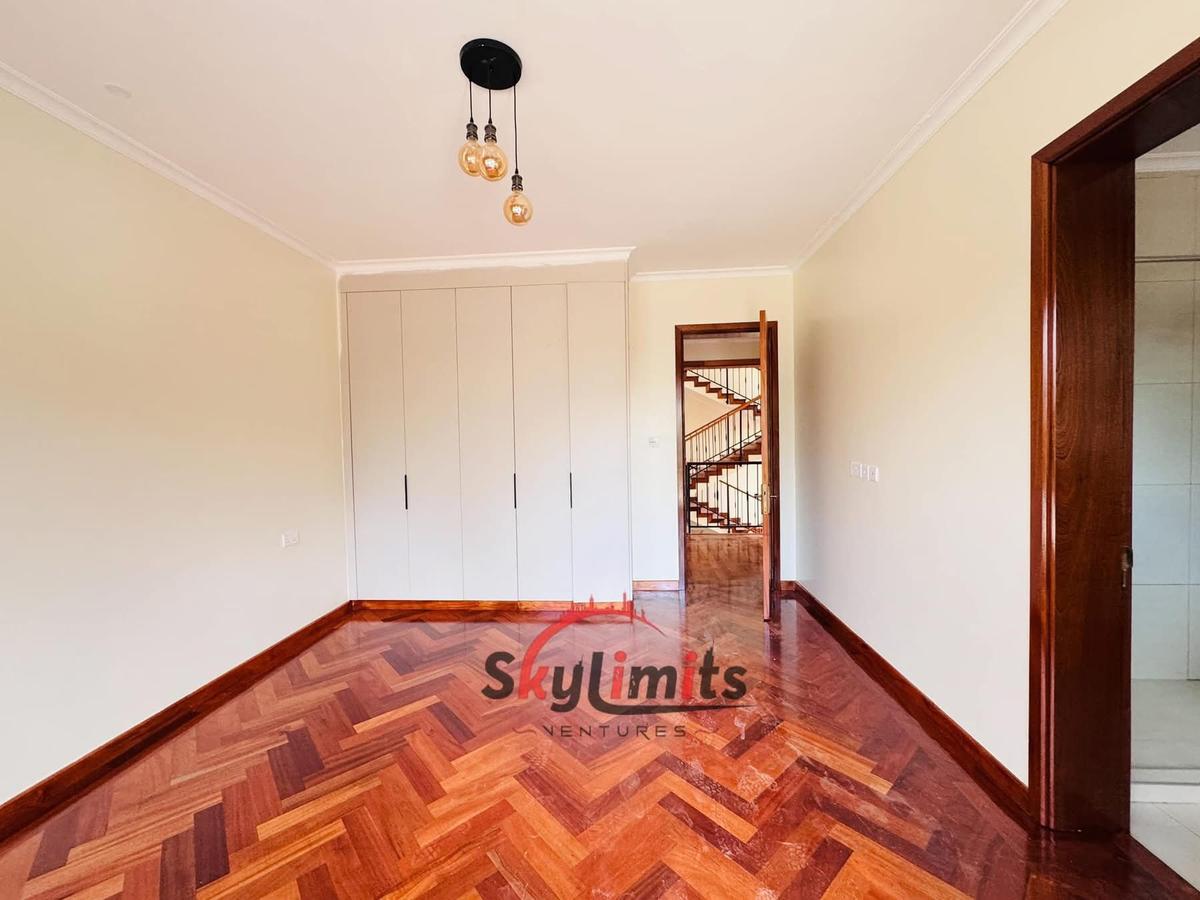 5 Bed Villa with En Suite at Loresho - 17