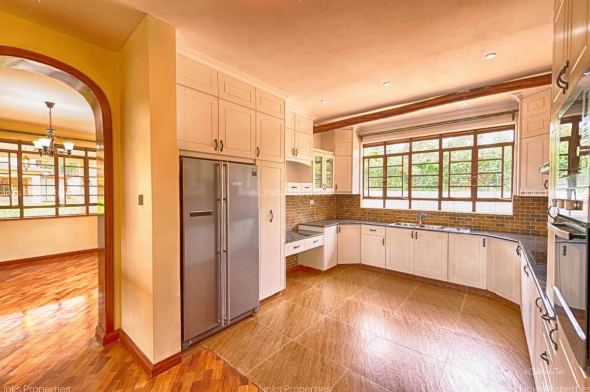 4 Bed Townhouse with En Suite at Karen - 10