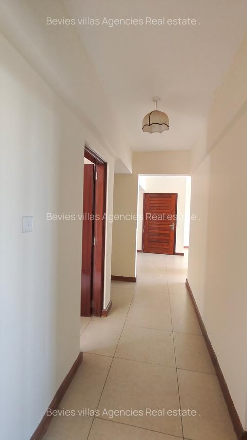 3 Bed Apartment with En Suite at Parklands - 13