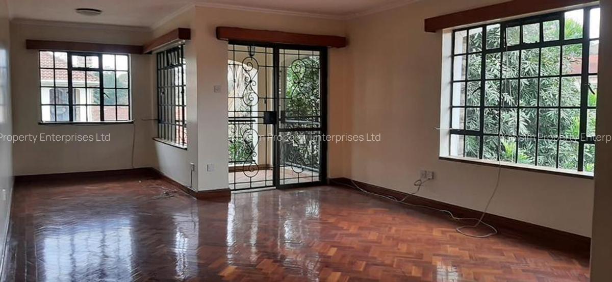 4 Bed Townhouse with En Suite in Spring Valley - 10