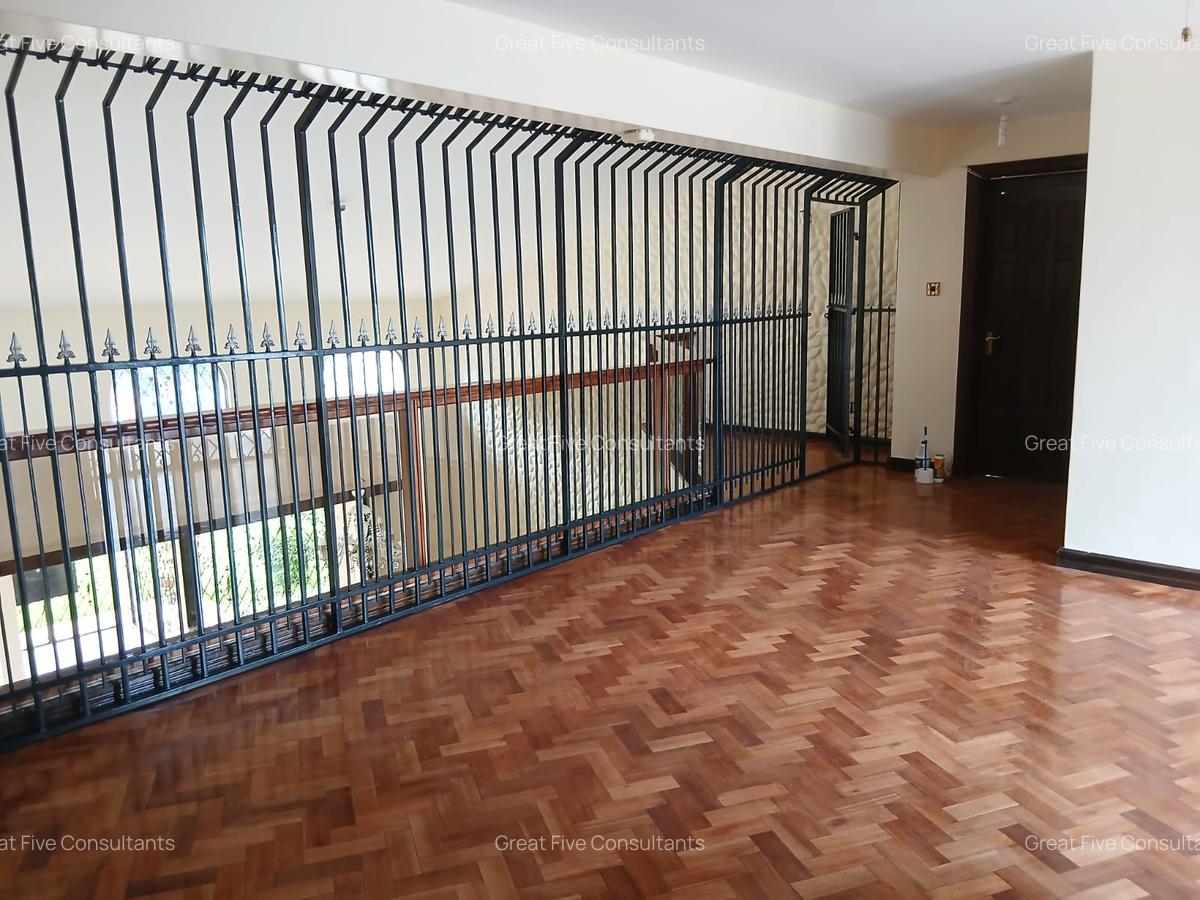 5 Bed Villa with En Suite in Gigiri - 10