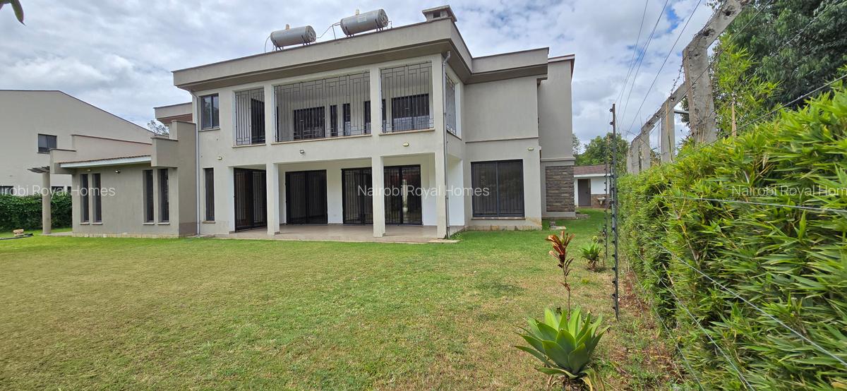 6 Bed Townhouse with En Suite at Lavington Green - 20