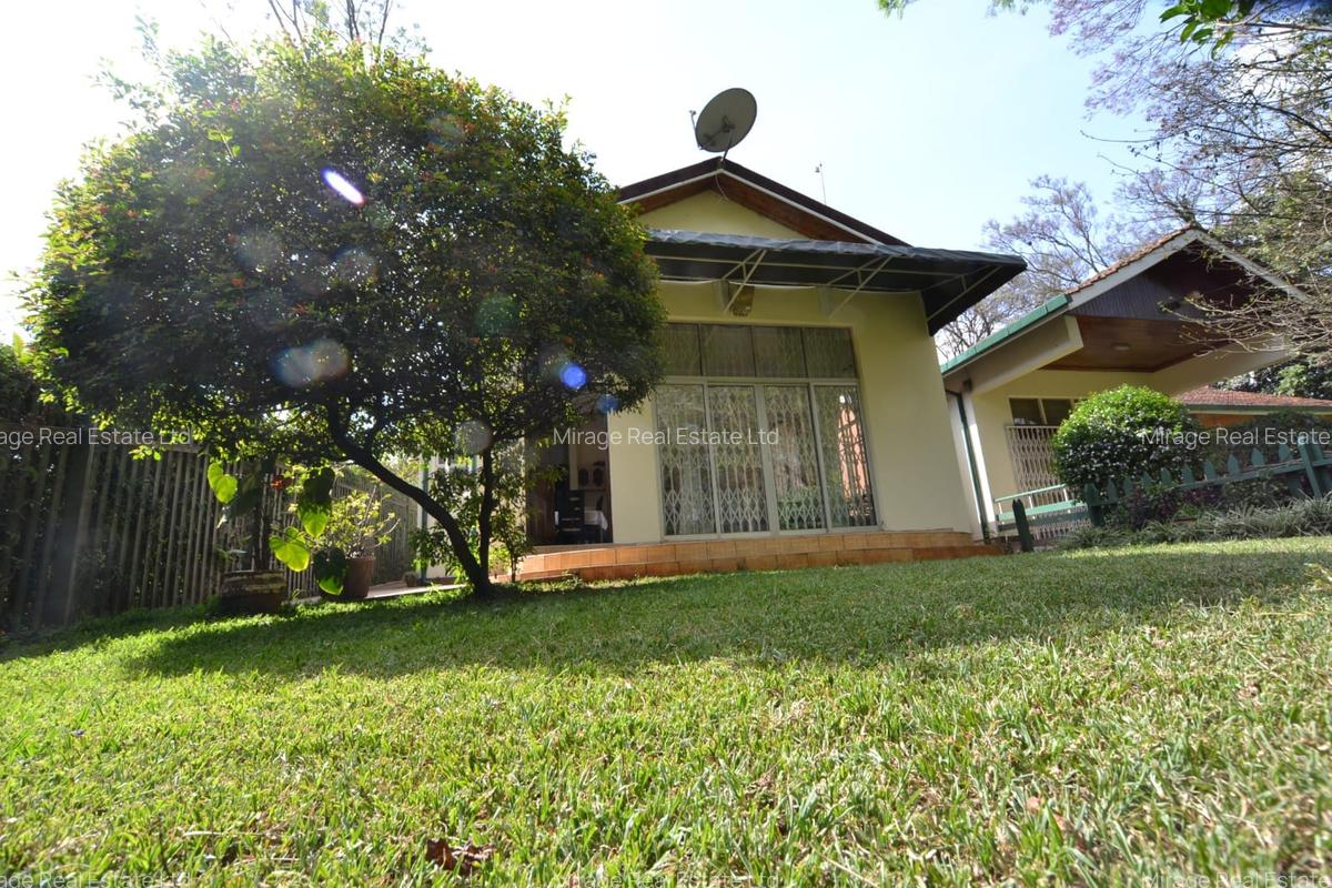 2 Bed Villa with Garden in Lavington - 20