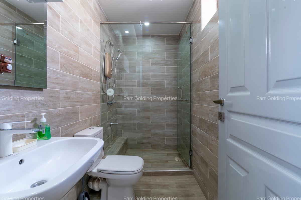 3 Bed Apartment with En Suite at Southpark Road - 11