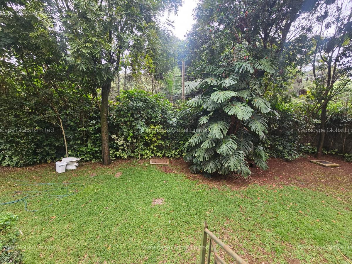 4 Bed House with En Suite in Lavington - 5