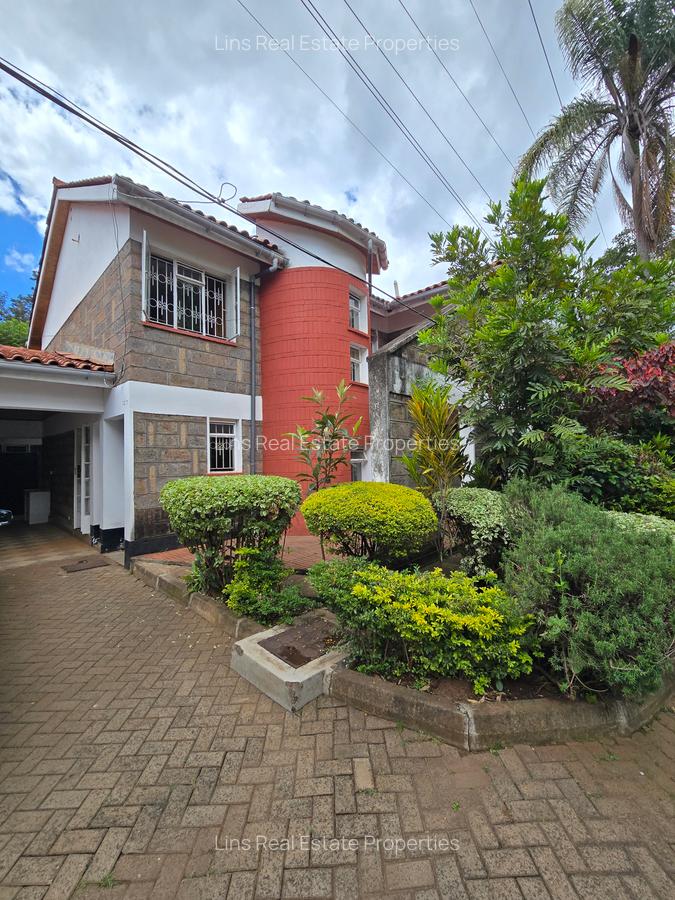 4 Bed Townhouse with En Suite in Lavington - 2