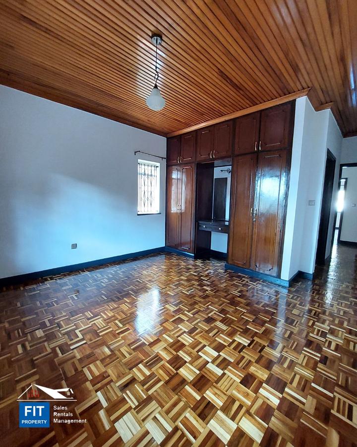 4 Bed Townhouse with En Suite in Westlands Area - 19