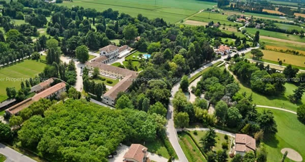 4 Bed House with En Suite in Runda - 6