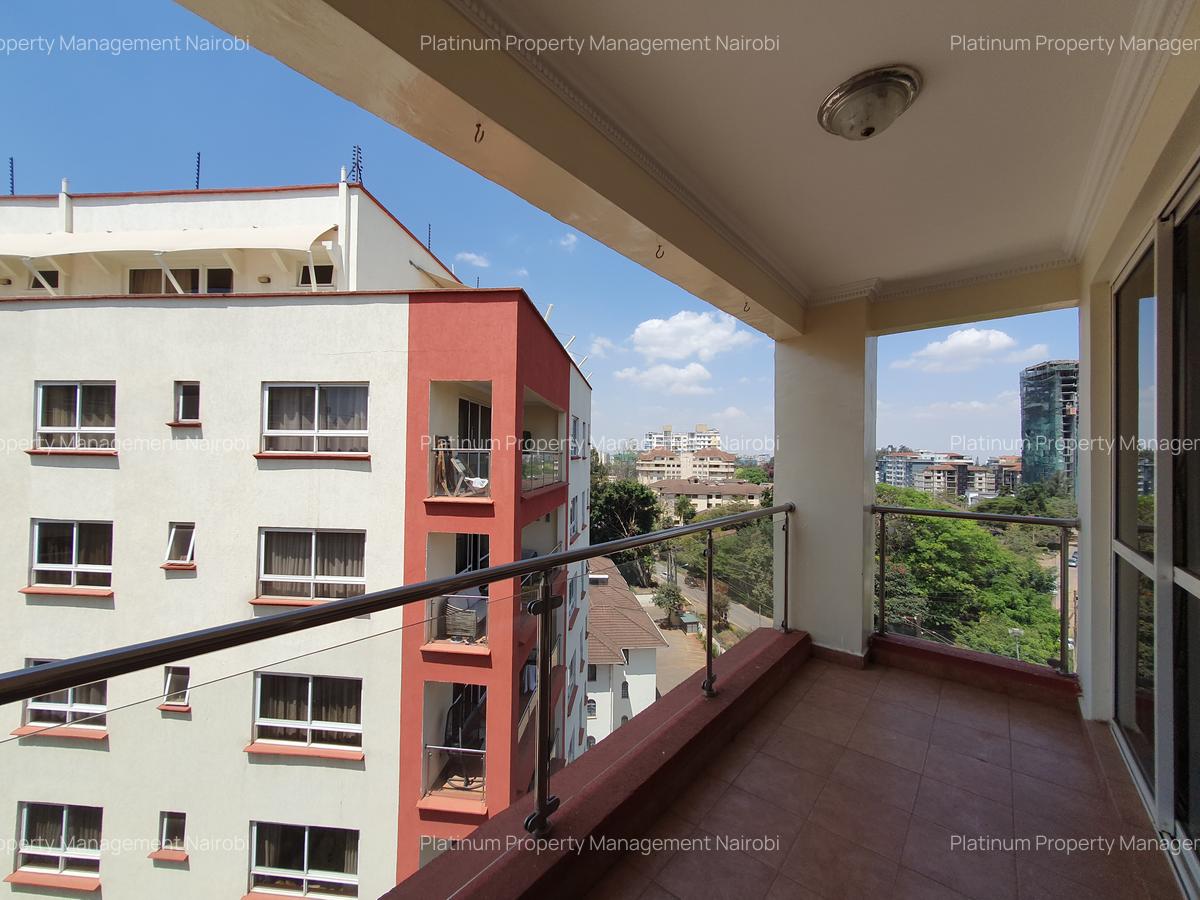 3 Bed Apartment with En Suite at River Gardens Park - 4
