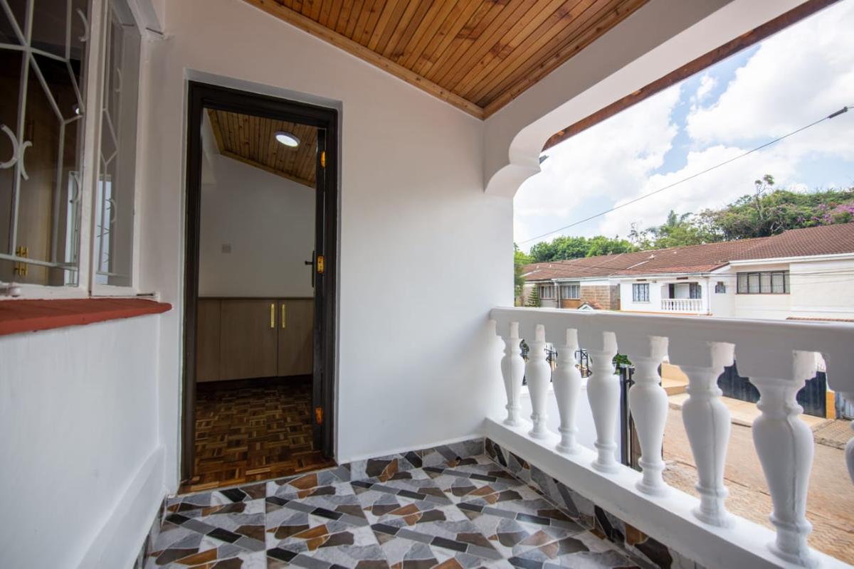 4 Bed Townhouse with En Suite in Lavington - 15