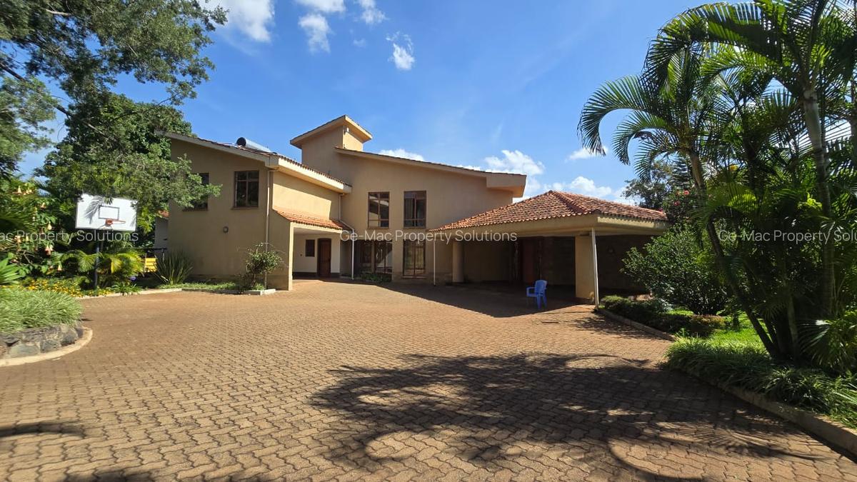 5 Bed House with En Suite in Runda - 4