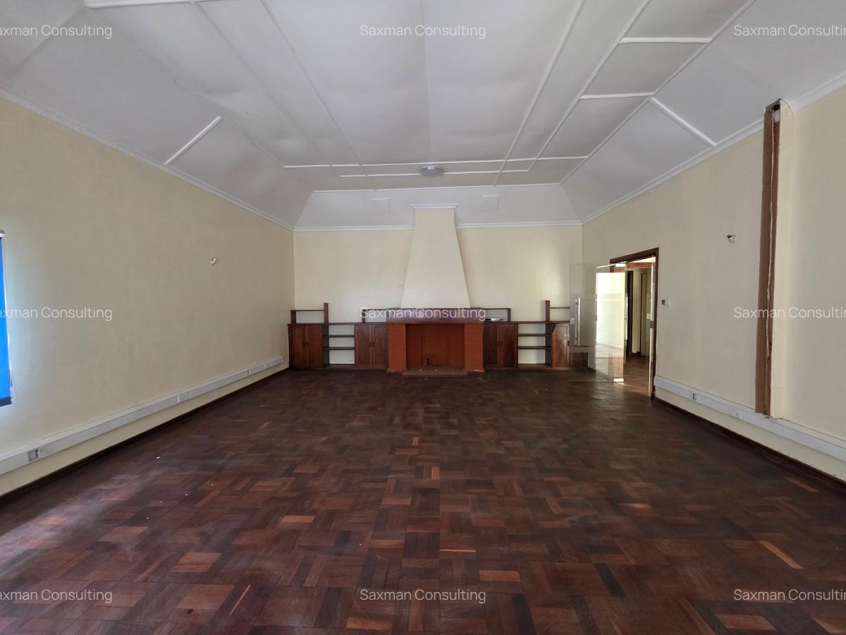 Commercial Property with Service Charge Included in Kilimani - 14