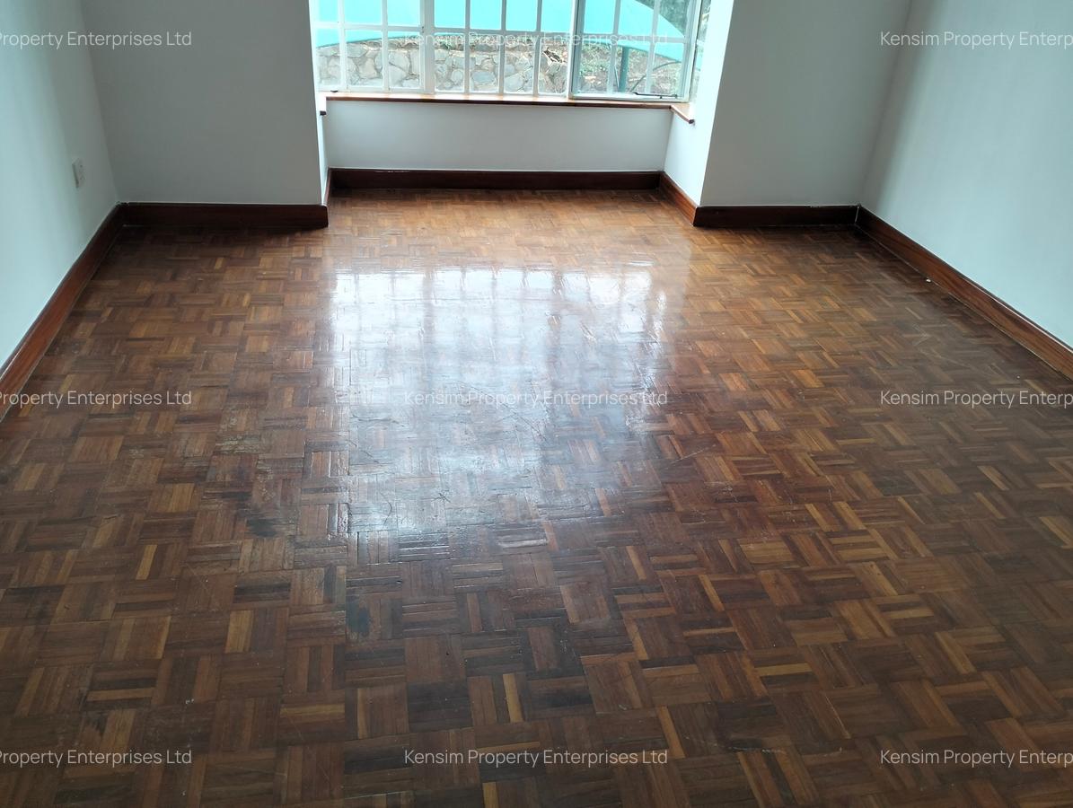 4 Bed Townhouse with En Suite in Nyari - 16