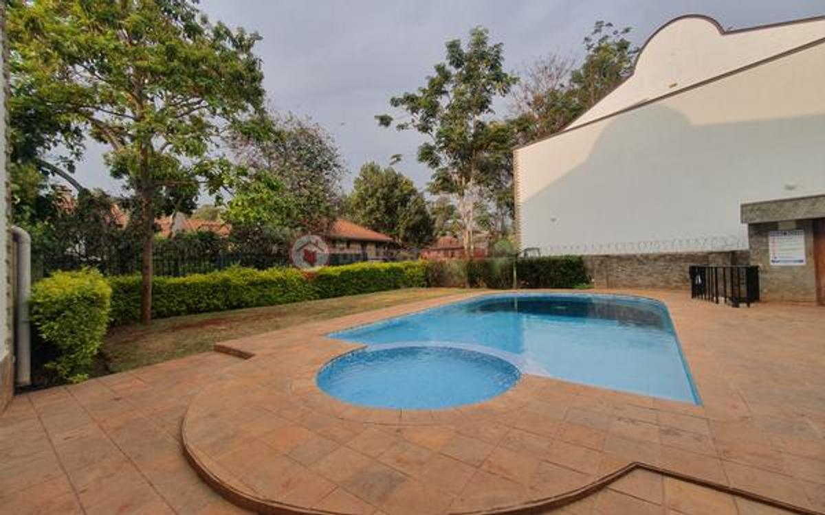 5 Bed House with En Suite at Lavington - 20