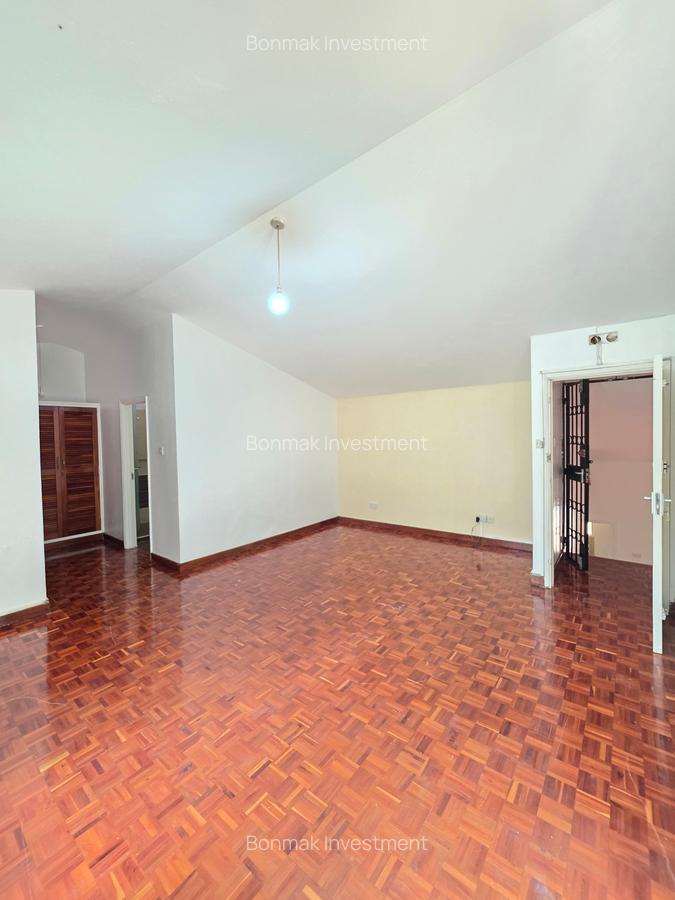 4 Bed House with En Suite at Hillview Estate. - 12
