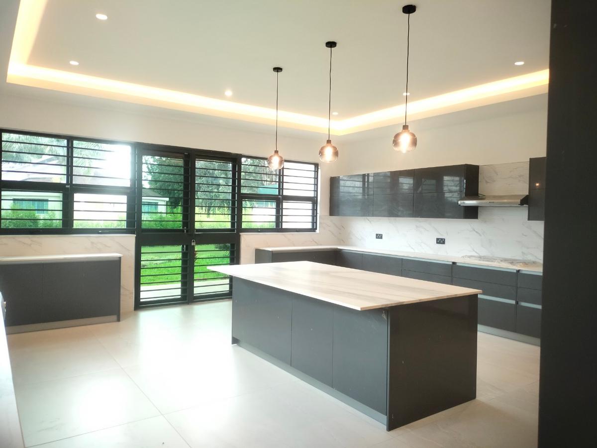 6 Bed Townhouse with Garden at Few Minutes Drive To Gigiri - 5