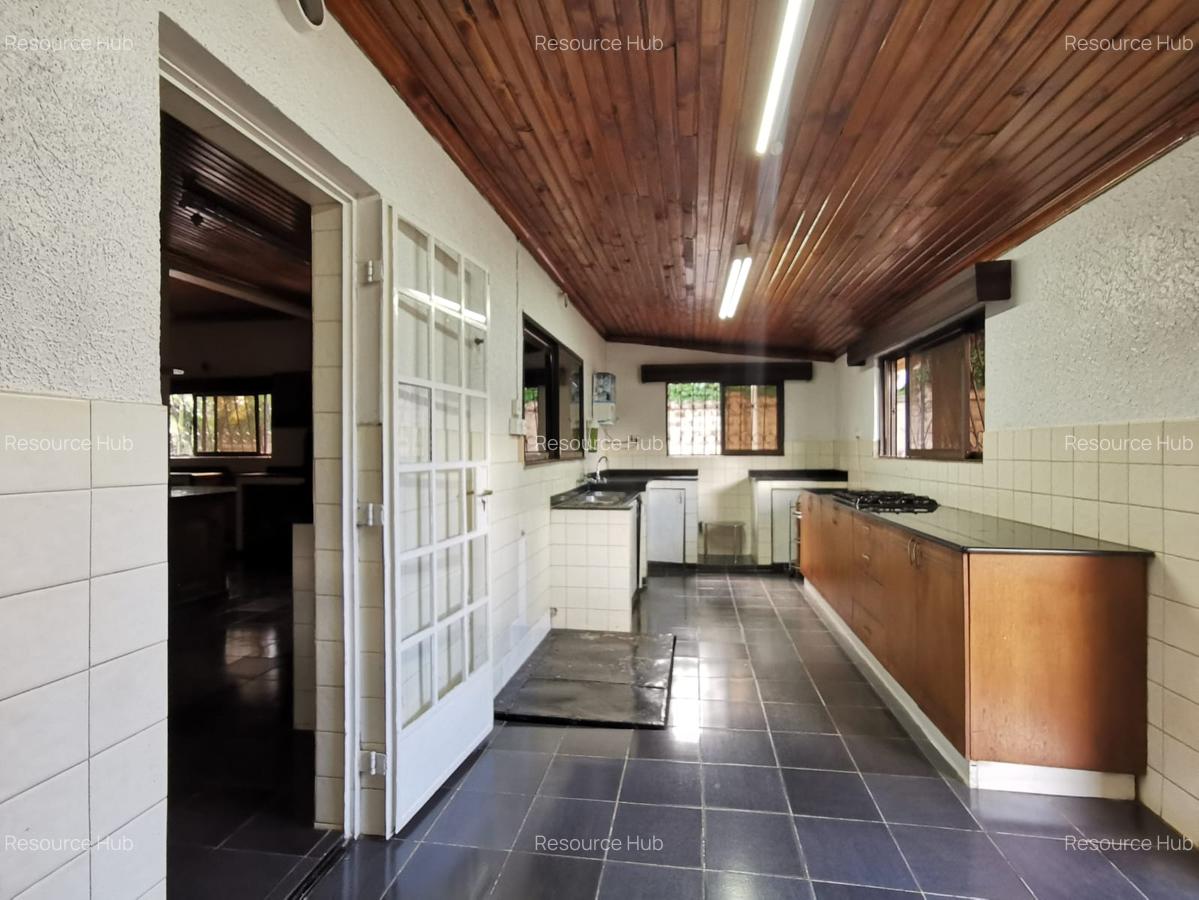 4 Bed Townhouse with En Suite at Spring Valley - 12