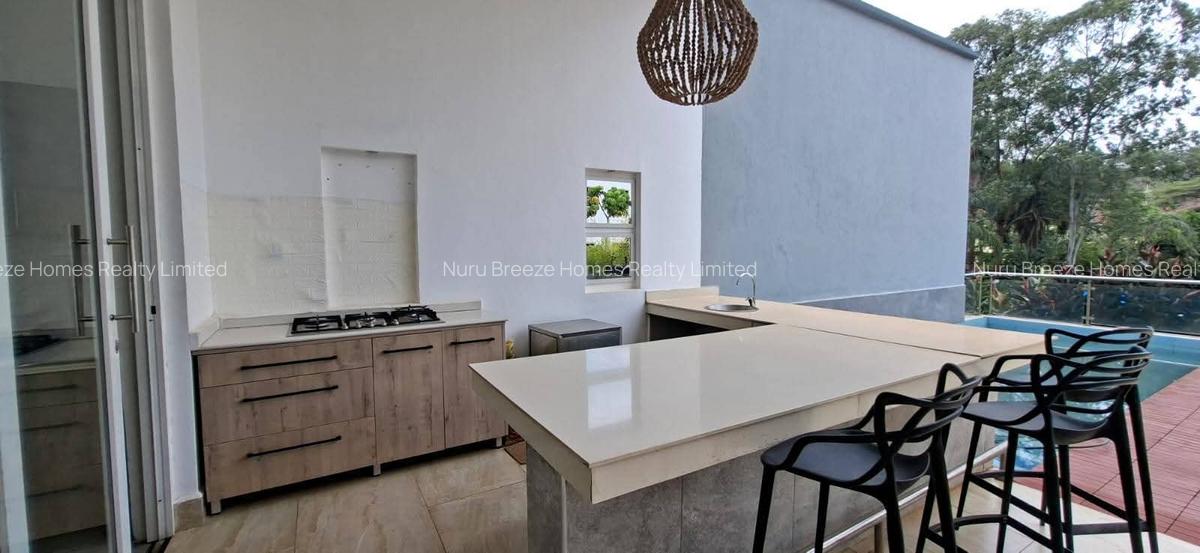 4 Bed Townhouse with En Suite in Spring Valley - 3