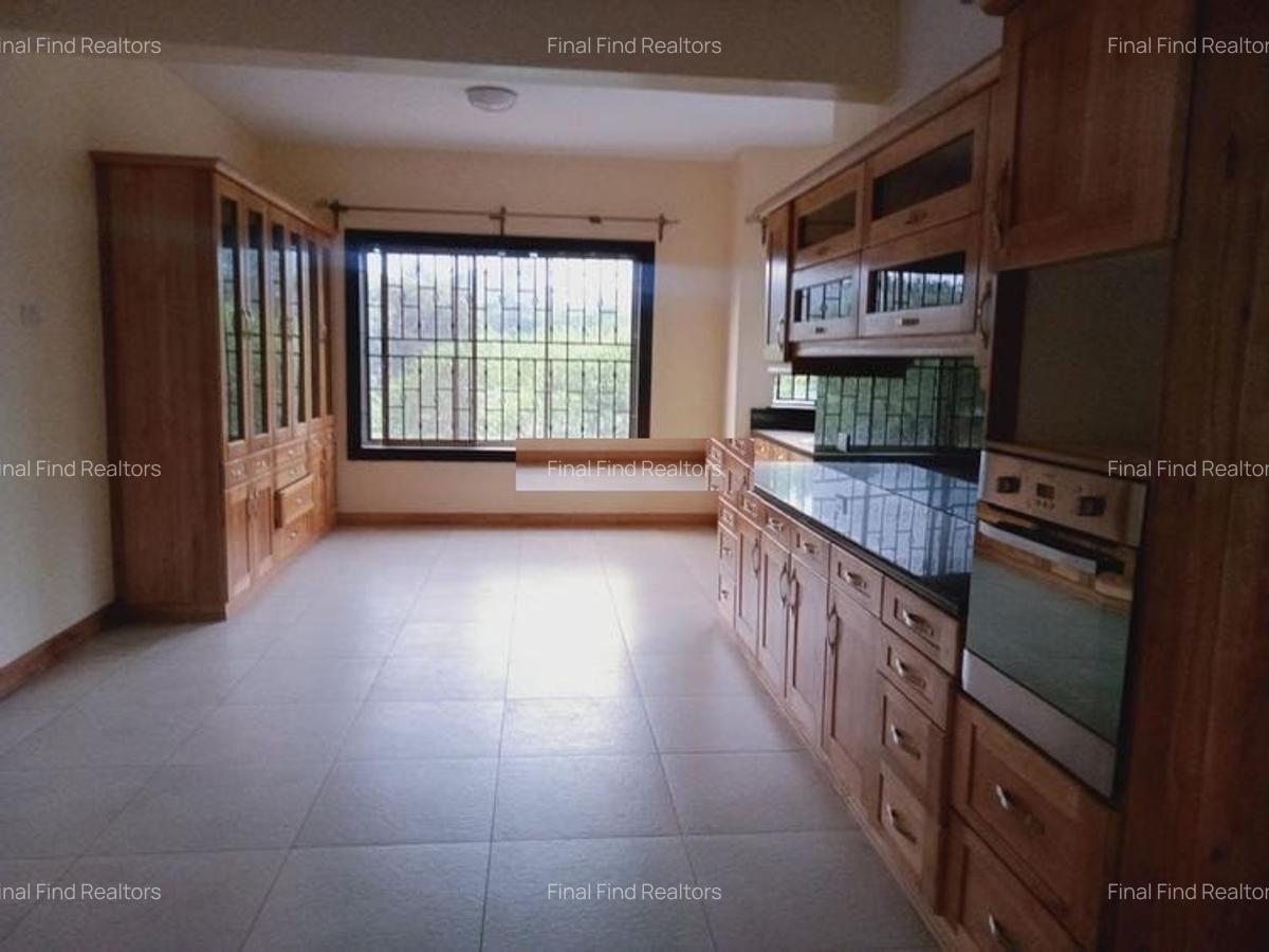 5 Bed Townhouse with En Suite in Westlands Area - 10