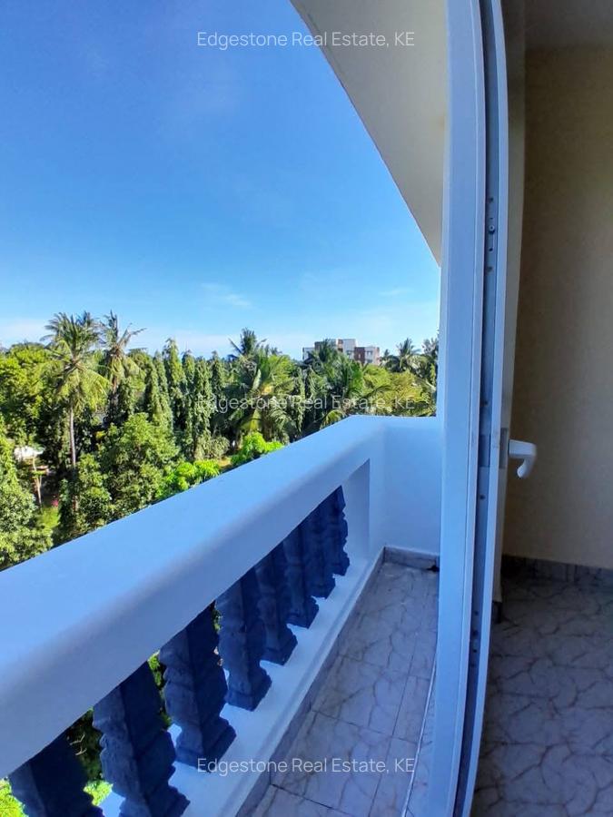 2 Bed Apartment with En Suite in Mtwapa - 12