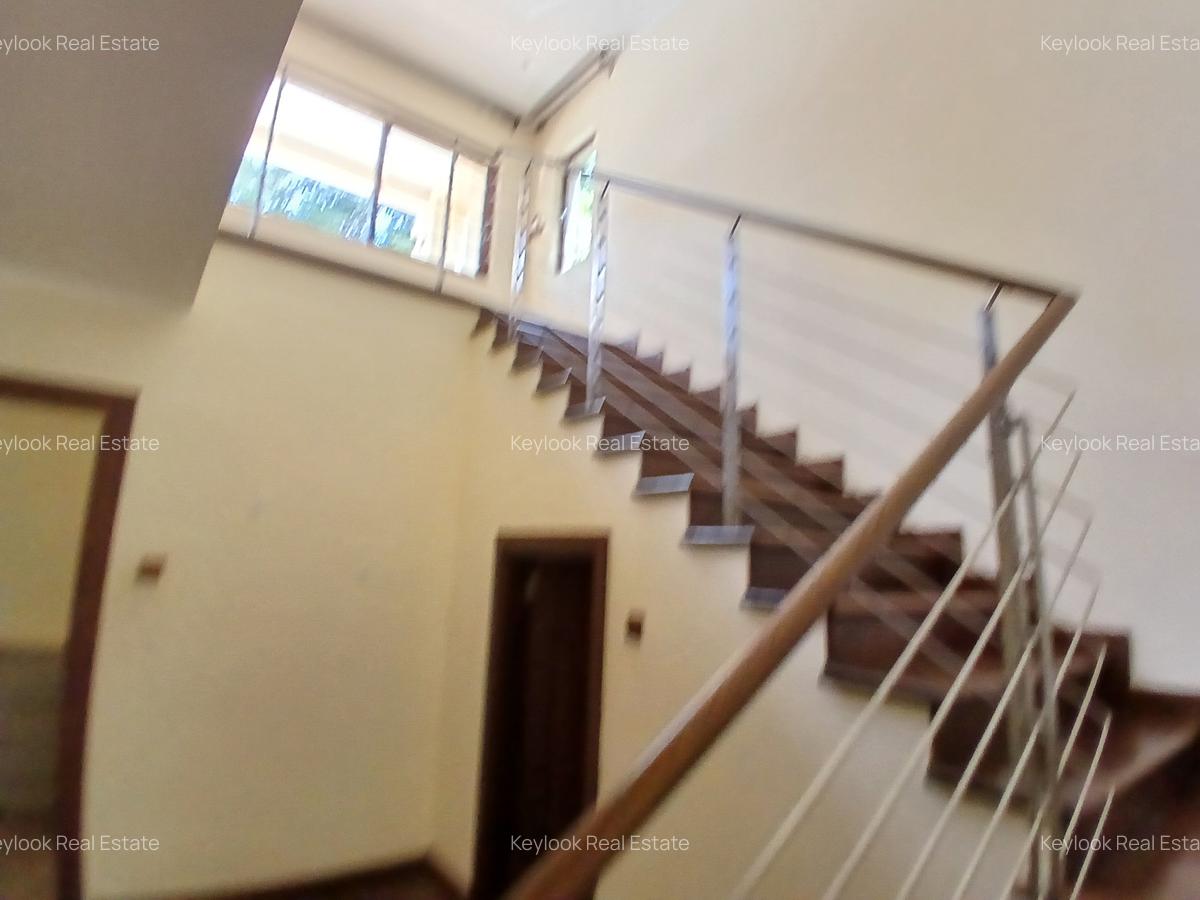 5 Bed Townhouse with En Suite at Lavington Green - 10