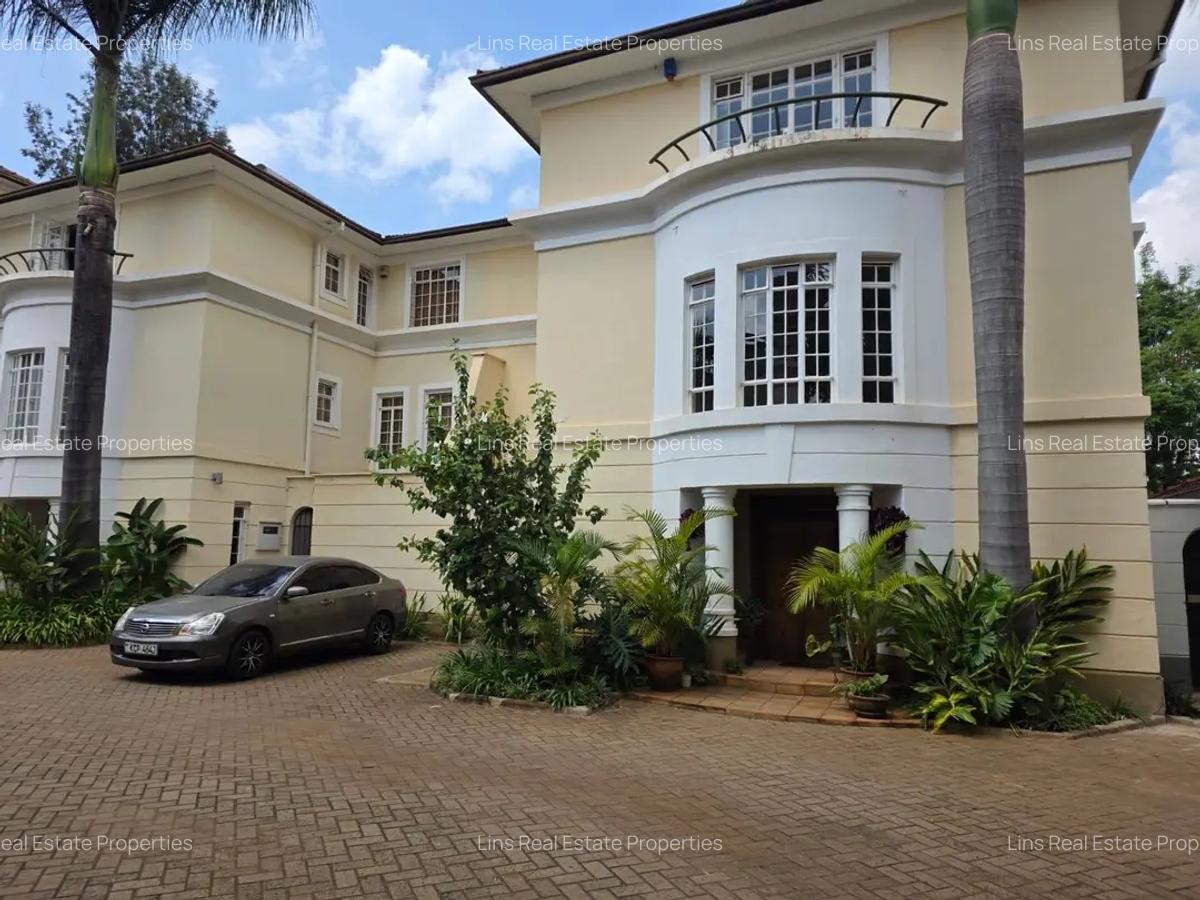4 Bed Townhouse with En Suite in Spring Valley - 6