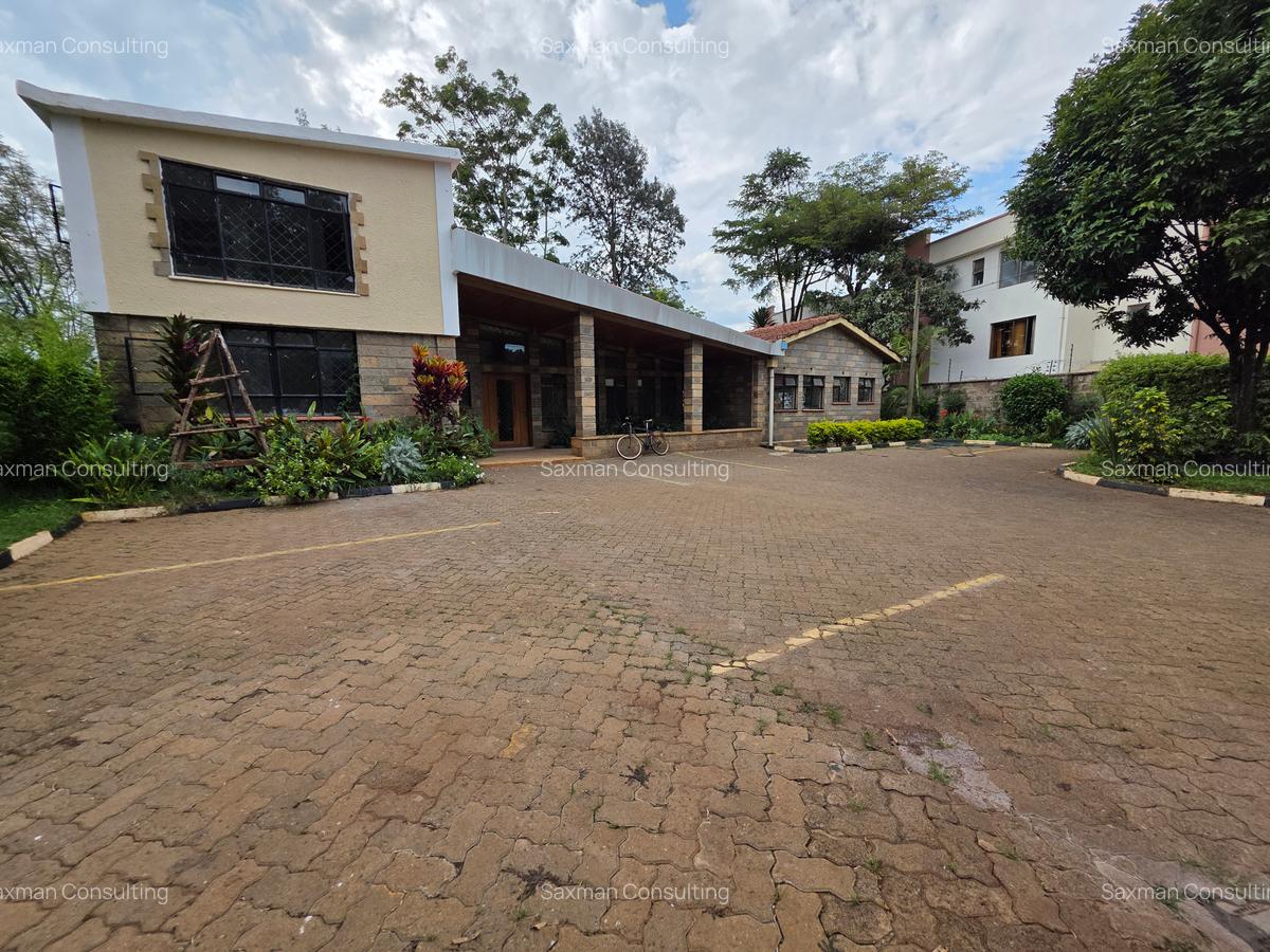 4 Bed House with En Suite in Lavington - 20