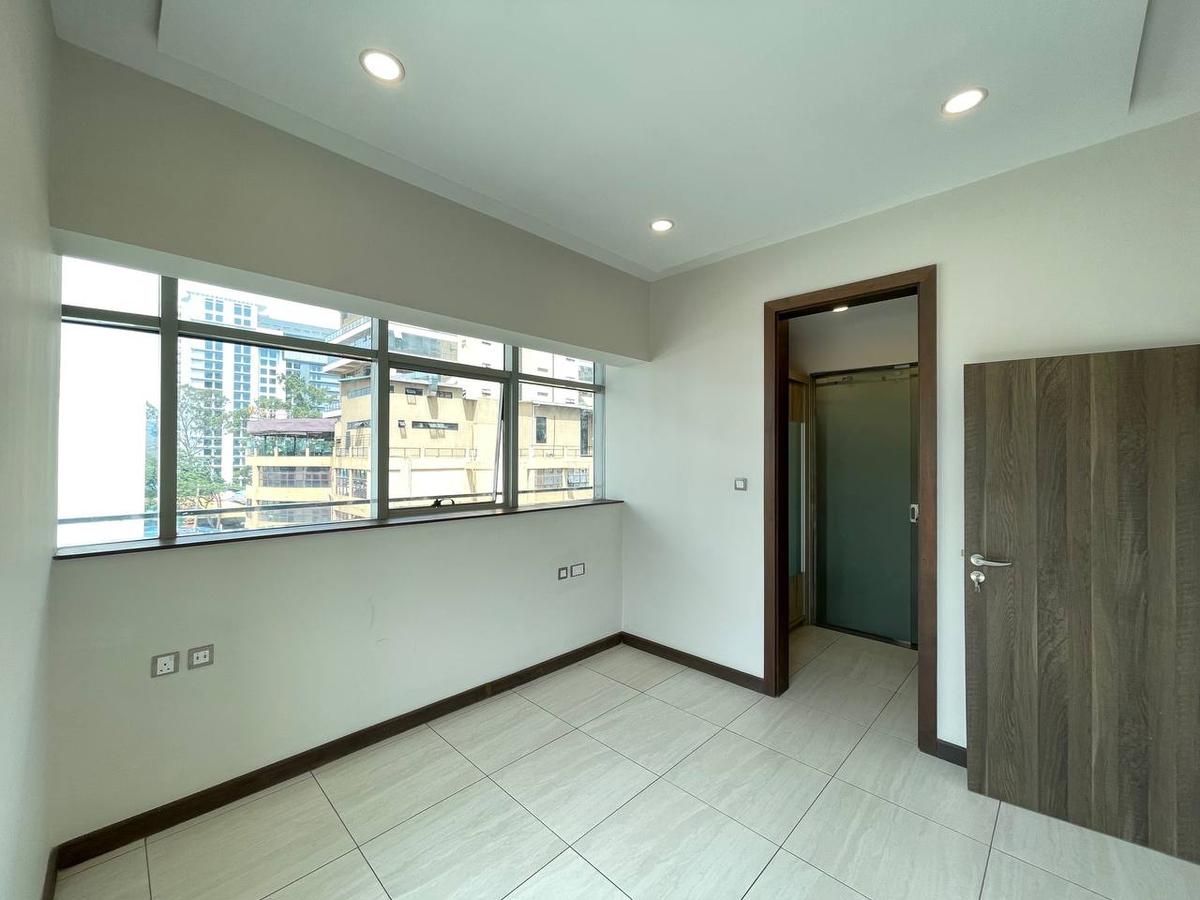 2 Bed Apartment with En Suite in Westlands Area - 4