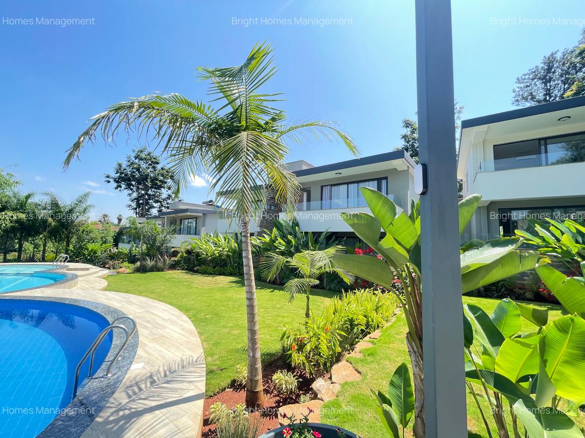 4 Bed Townhouse with En Suite in Spring Valley - 1