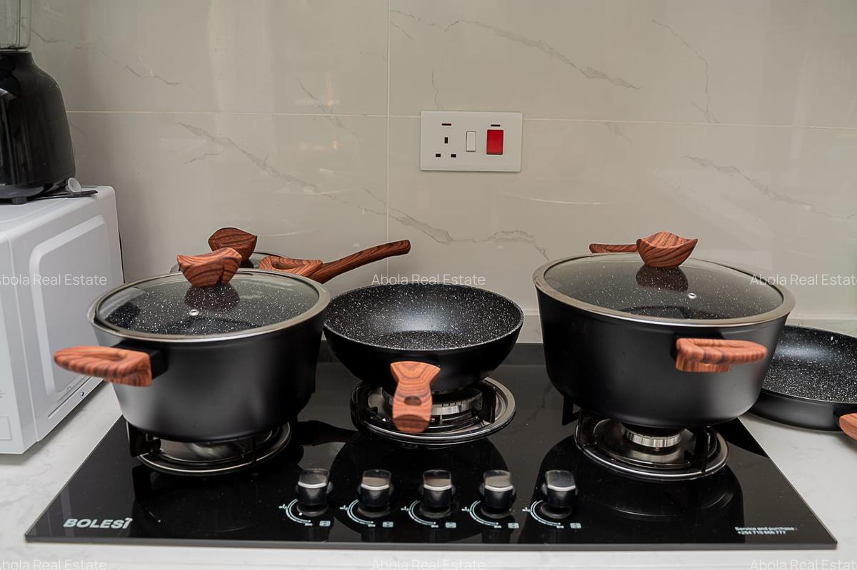 Serviced 2 Bed Apartment with En Suite in Riverside - 14