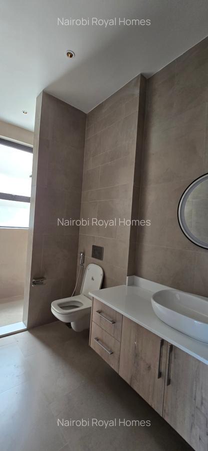 5 Bed Townhouse with En Suite at Lavington Green - 16