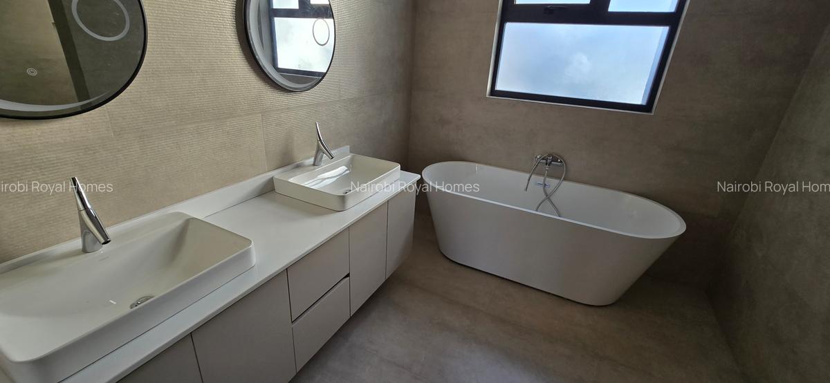 5 Bed Townhouse with En Suite at Lavington Green - 16