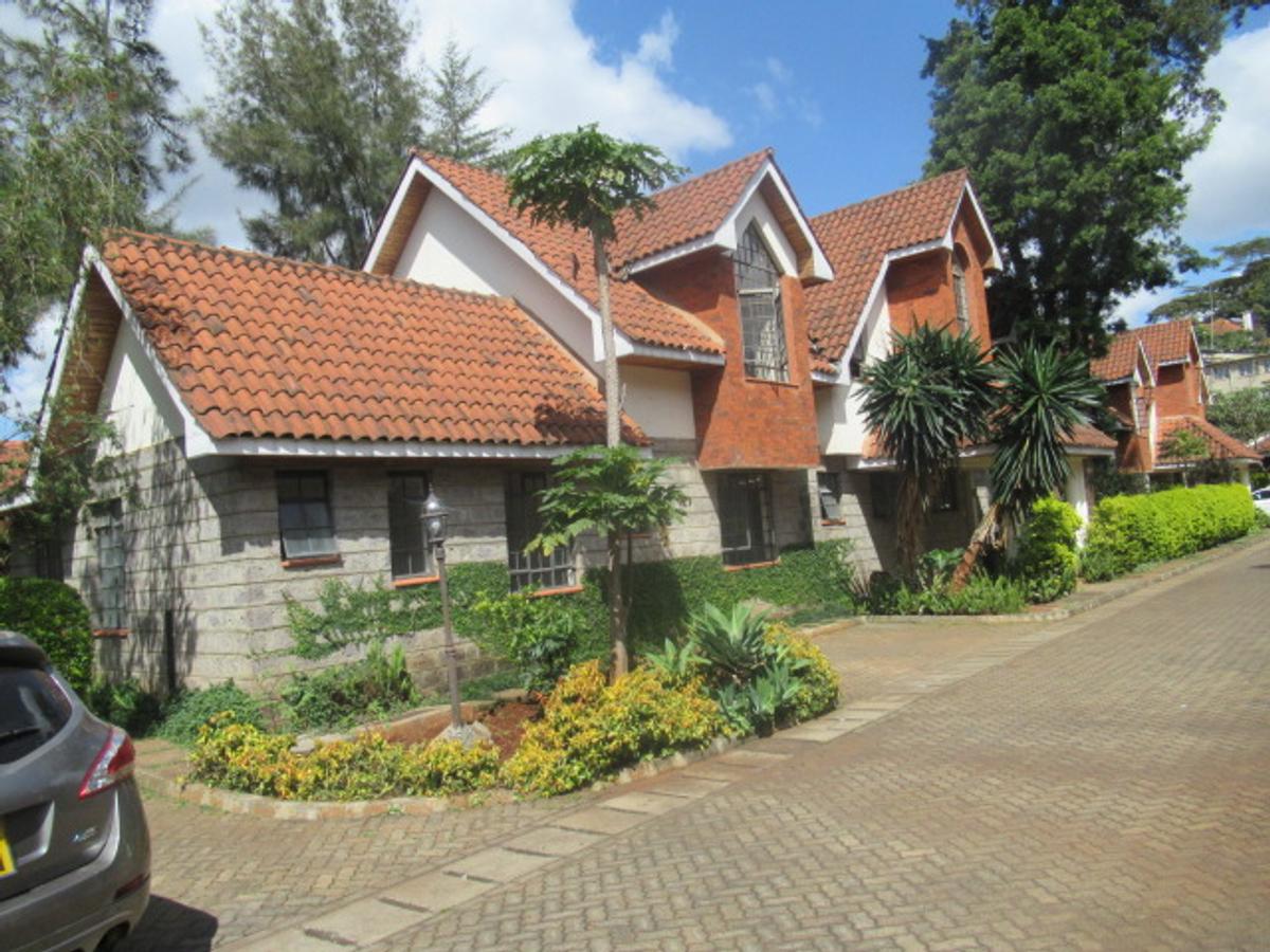 4 Bed Townhouse with En Suite at Lavington - 1