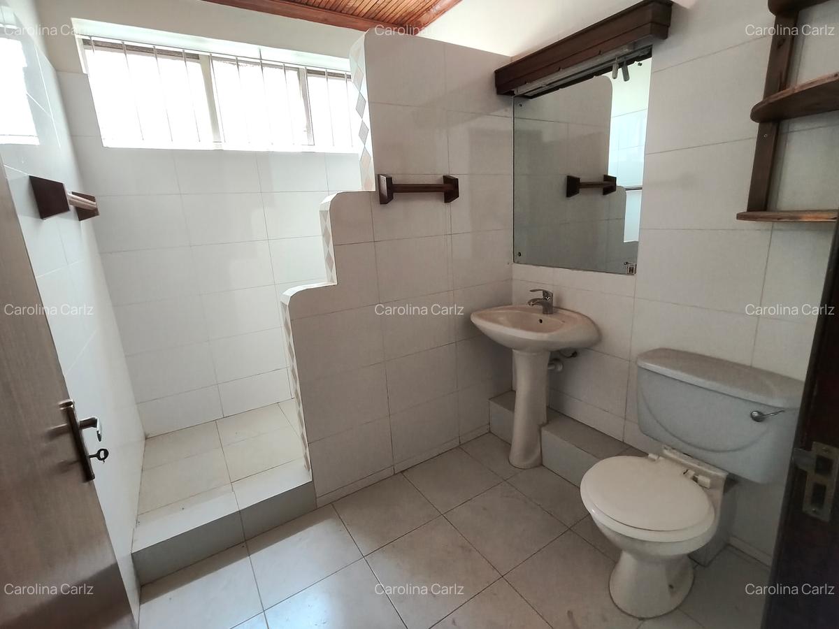 5 Bed Townhouse with En Suite at Peponi Road - 11
